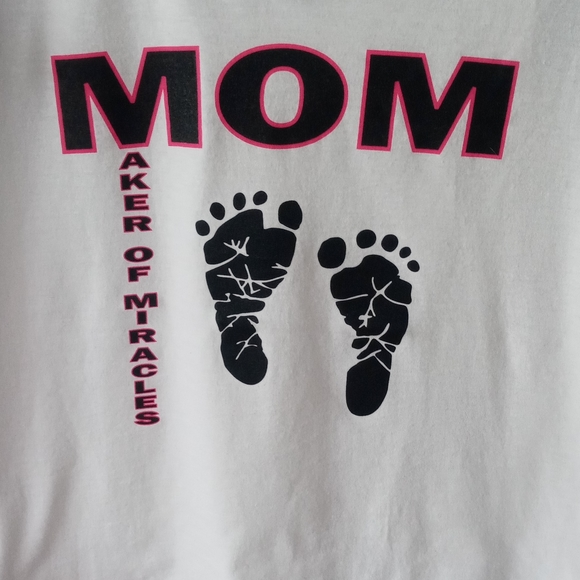🌻4 LEFT🌻 MOM Maker Of Miracles Graphic Tee Shirt Size XL - Picture 2 of 6